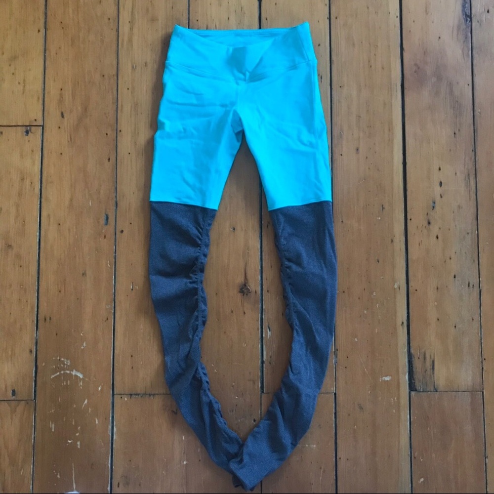 Alo Yoga Leggings - Picture 3 of 6